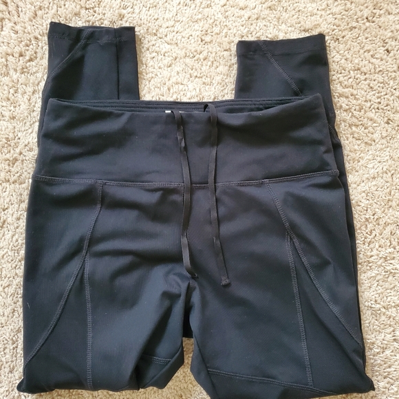 Forever 21 Pants - Forever 21 Black Leggings Capri Size Medium